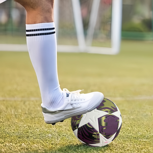 Nouveau style 2026 : Ballon de <span class=keywords><strong>football</strong></span> en cuir PU violet foncé, durable, pour compétition professionnelle, avec couleur personnalisable - Product Image 4