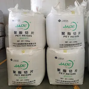 공장 가격 과립 PET 수지 100% 버진 JADE 브랜드 CZ-302 병 등급 폴리에스터 칩 식수 PET 재료
