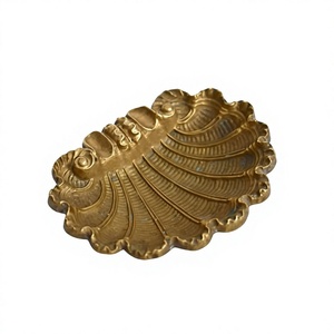 Porte-savon de luxe en laiton massif, technique de moulage à la main, design coquillage, pour ensembles de salle de bain de luxe et décoration intérieure moderne, facile à nettoyer - Product Image 1