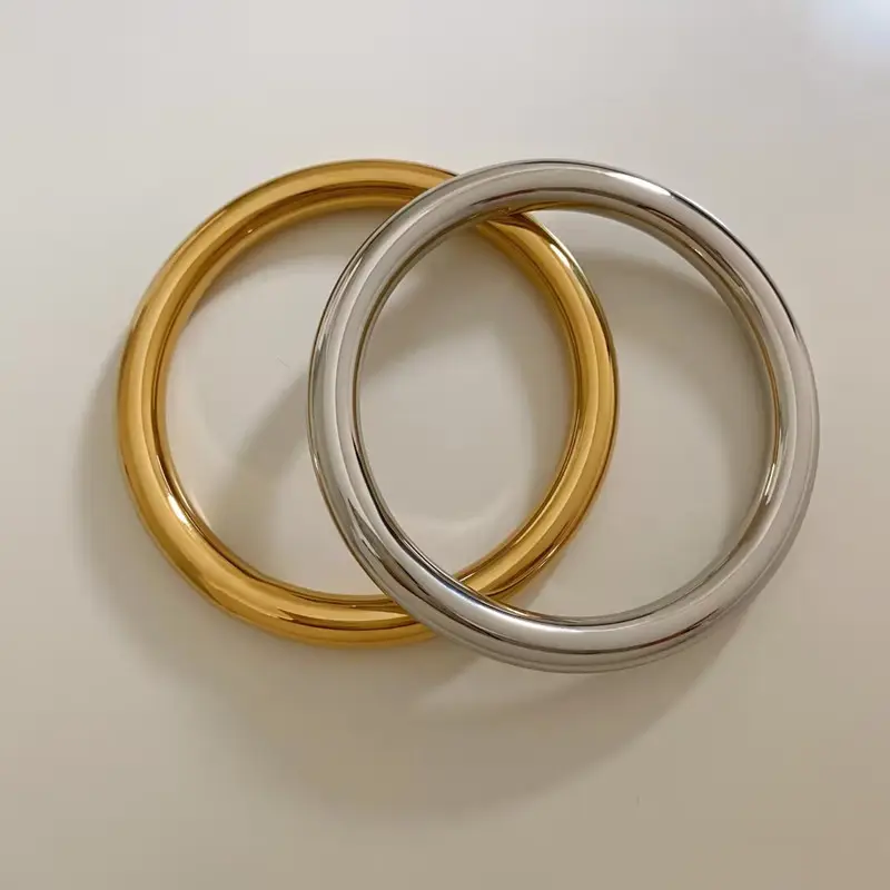 Gioielli da donna personalizzati all'ingrosso di alta qualità PVD 18K placcato oro in acciaio inossidabile metallo 8MM di larghezza scava fuori i braccialetti del braccialetto del tubo
