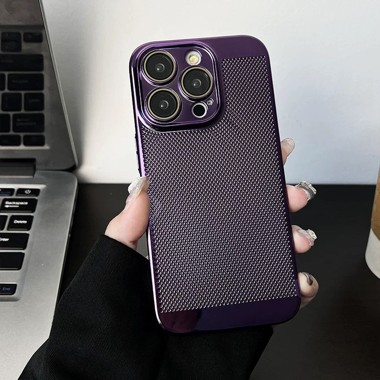 สีม่วงเข้ม