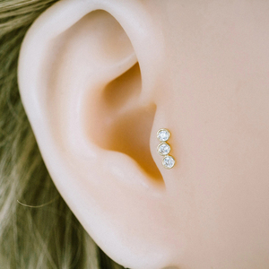 Pendientes de Plata de Ley S925 ROXI con Tres Diamantes Engastados y Roscados 2021 - Product Image 5