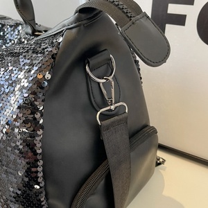<span class=keywords><strong>Sac</strong></span> <span class=keywords><strong>de</strong></span> voyage léger en polyuréthane pour femmes nouvelle tendance <span class=keywords><strong>sac</strong></span> à main Duffle à paillettes avec <span class=keywords><strong>sac</strong></span> <span class=keywords><strong>de</strong></span> <span class=keywords><strong>sport</strong></span> étanche <span class=keywords><strong>de</strong></span> grande capacité - Product Image 4