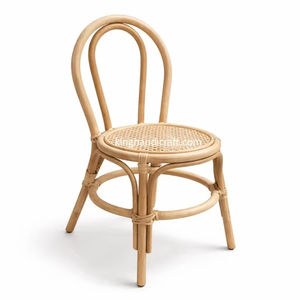 Chaise pour enfants en rotin moderne, faite à la main, écologique, avec des dispositifs de sécurité, cadeau d'anniversaire pour bébés et tout-petits, utilisation en hôtel et en parc - Product Image 1