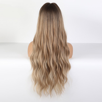 Perruques longues ondulées avec frange Cosplay naturel Ombre brun blond clair cheveux synthétiques pour les femmes perruque en fibre haute température