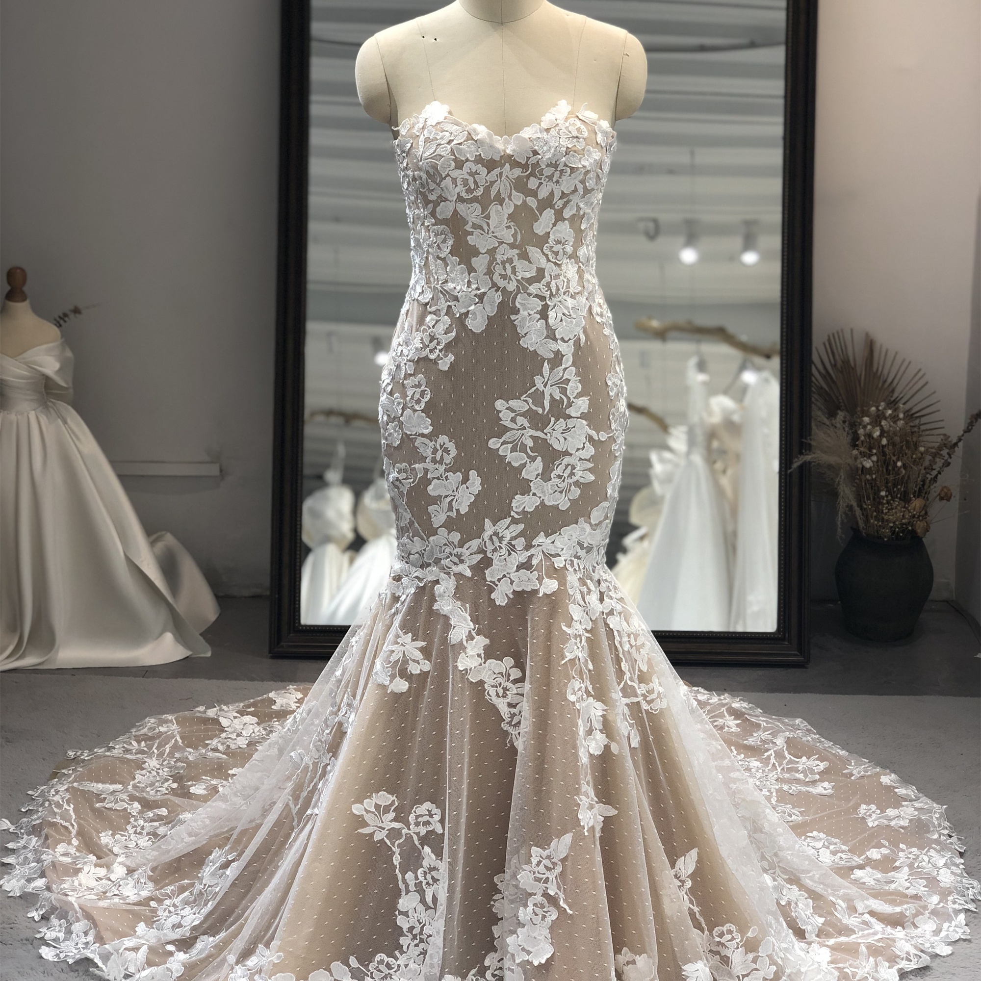 knee length dresses for ladies Lace Dress With Open Back And Tube Top – DVL Shop main image 1