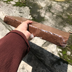 Bloc de cocopeat bio de 1 kg offrant une capacité d'absorption d'humidité supérieure et une aération équilibrée pour une croissance optimale des plantes - Product Image 6