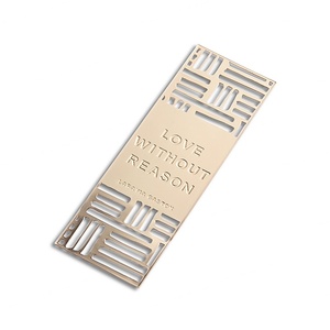 Marcapáginas Metálicos con Diseño Único de Corazón, Regalo Original para Libros - Product Image 2