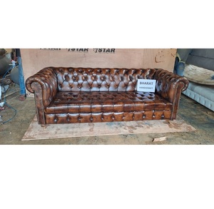 Sofá Chesterfield de 3 plazas con tapicería de cuero premium, diseño clásico con botones profundos, sofá cómodo y elegante para sala de estar - Product Image 1