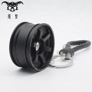 พวงกุญแจล้อโลหะอัลลอยด์เกรดสูงหรูหราแขวนโลโก้ที่กำหนดเองผู้ที่ชื่นชอบรถตกแต่งในรถยนต์อุปกรณ์ตกแต่งรถยนต์ที่ทันสมัย - Product Image 5