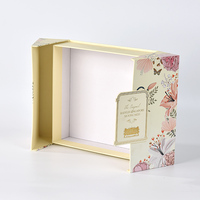 Boîte cadeau en carton rigide avec logo personnalisé, revêtement UV, laminage mat, emballage avec ruban