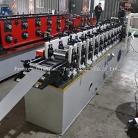 Machine de formage de profilés pour la fabrication de montants en acier pour cloisons sèches