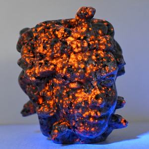 ขายส่งหินแกะสลักคริสตัลยอดนิยม หินออบซิเดียนดำธรรมชาติและหินยูเปอร์ไลท์ หินเมดูซ่าขัดเงาสำหรับตกแต่งบ้าน - Product Image 5