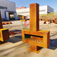 Cheminée ouverte, intérieur en bois, extérieur, foyer et barbecue hybrides