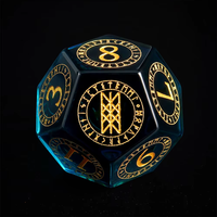 Ensemble de dés polyédriques de luxe en résine bleu sarcelle et or à motifs runiques nordiques pour jeux de rôle Dungeons & Dragons (D&D)