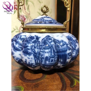 <span class=keywords><strong>Tetera</strong></span> de cerámica de porcelana de alta temperatura con <span class=keywords><strong>tetera</strong></span> de porcelana azul <span class=keywords><strong>y</strong></span> blanca de mano de cobre decoración del hogar - Product Image 3