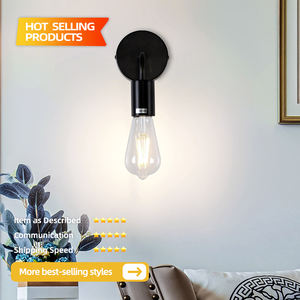 Lámpara de Pared Contemporánea de Metal y Vidrio, Dorada, para Baño, Decorativa, Hecha a Mano - Product Image 3