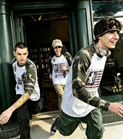 T-shirt à manches longues imprimé vintage de haute qualité avec motif de logo personnalisé, streetwear tendance pour hommes, hip-hop