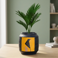 Pot Bunga Hias Hijau untuk Meja, Pot Bunga Hitam Modern Bergaya untuk Dekorasi Rumah, Kantor, dan Ruang Tamu