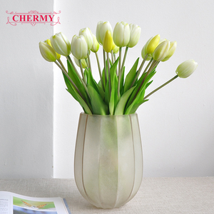 TH1550 Tulipani Artificiali in Lattice Morbido di Alta Qualità, 5 Teste, Effetto Realistico, per Decorazioni Casa e Matrimoni - Product Image 4