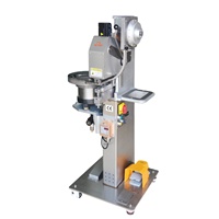 Machine automatique de fixation de boutons-pression pneumatiques à servomoteur