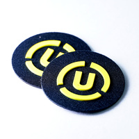Étiquettes en silicone microfibre personnalisées 3D de marque de mode Badges écologiques transférables à la chaleur et cousus pour veste en duvet d'hiver