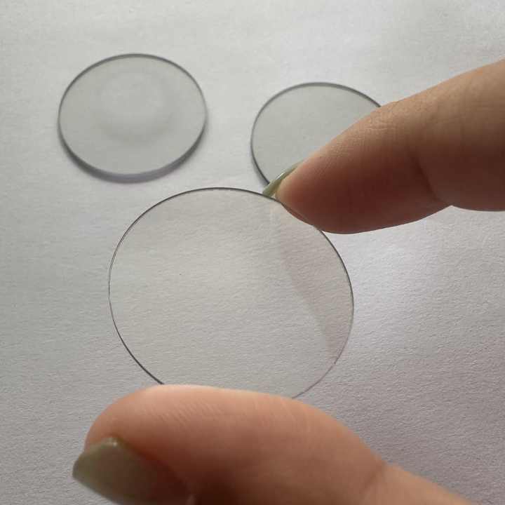 Lot De 10 Plaques De Verre ITO - 110x110x0,4 Mm - Résistance 10-15 Ohm/carré - Transmission 85%