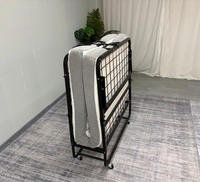 Lit pliant en gros avec matelas épais, cadre métallique portable, lit d'appoint pliable avec roues verrouillables pour appartement, bureau, repos