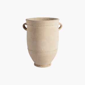 Un elegante jarrón antiguo de terracota, hecho de arcilla color crema arenosa, con dos asas altas y decoración de cuerda. - Product Image 1
