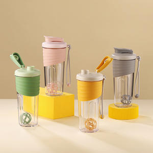 Cadeau publicitaire de haute qualité 700ml Portable sans Bpa clair sport <span class=keywords><strong>Gym</strong></span> en plastique protéine Shaker gobelet bouteille avec couvercle en Silicone - Product Image 2