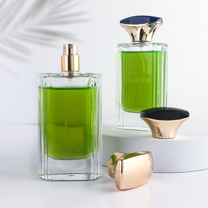 Botella de Perfume de Vidrio Rectangular de Alta Gama de 100 ml con Rayas Verticales Transparentes, Bomba de Pulverización a Presión y Tapa Negra y Dorada Exquisita - Product Image 5