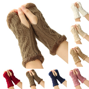 Vente en ligne de gants d'hiver à demi-doigts en tricot pour femmes Jacquard pour poignet épais en peluche de nouvelle mode - Product Image 2