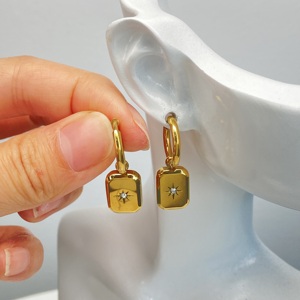 Pendientes de Aro Geométricos, Chapados en Oro de 18K, Acero Inoxidable, Impermeables y Antialérgicos, Estilo Clásico, Joyería de Moda - Product Image 6