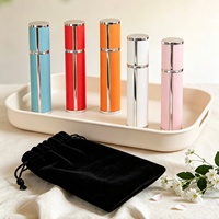 Flacon pulvérisateur miniature en cuir PU, rechargeable, pour voyage, conteneur de parfum 10 ml, rouge, atomiseur de parfum portable, en stock usine