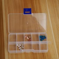 UTENEW Boîte de rangement de bijoux en plastique PP moderne Boîte de rangement transparente pour les petits métiers/arts Lot de 2 conteneurs 10 grilles