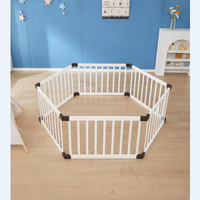 Parc de jeu intérieur réglable pour tout-petits avec barrière de sécurité et portillon verrouillable – Centre d'activités