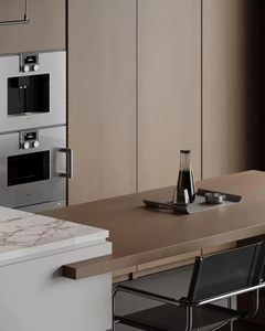 ชุดตู้ครัวสไตล์โมเดิร์นสั่งทำพิเศษ พร้อมไอส์แลนด์ไม้จริงหินอ่อนสุดหรู สำหรับตกแต่งภายในบ้านสไตล์ร่วมสมัย - Product Image 2