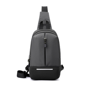 Bolsa de Pecho Deportiva Unisex Oxford de Gran Capacidad con Correa de Hombro Ajustable, Reflectante y Portátil para Hombre - Product Image 1