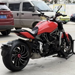Motocicleta Ducati Diavel 1250CC Usada de Segunda Mano, Motocicleta de Calle a Gasolina, Lujosa y Potente, Motor Diavel de Alto Rendimiento 1000 - Product Image 2