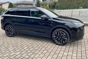 Voiture d'<span class=keywords><strong>occasion</strong></span> propre 2025 Peugeot <span class=keywords><strong>5008</strong></span> 1.2 PureTech mHEV GT S&S e-DCS6 SUV prête à l'emploi, sans accident, prête à être expédiée dans le monde entier - Product Image 2