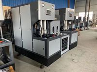 Máquina Sopladora de PET/PE Semiautomática CM-8Y con Control PLC Mitsubishi, Componentes SMC, Motor de Alta Precisión, Capacidad de 1800 BPH