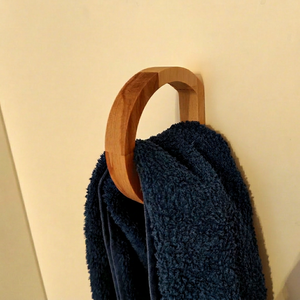 Barra de Toallas Minimalista de Madera de Diseño, Gancho de Pared Moderno para Organizar Sombreros, Bolsos, Toallas y Exhibición Decorativa - Product Image 1