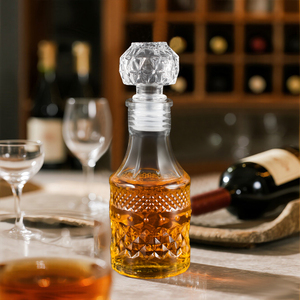 Mini Decanter in Vetro da 100ml, Contenitore con Rilievo, Tappo in Sughero, Bottiglia Vuota Ricaricabile per Vino, Liquori, Conservazione Alcolici, Bomboniera - Product Image 4