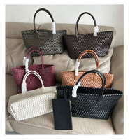 Sac fourre-tout personnalisé 2026 tendance de luxe en cuir marron foncé tressé léger et imperméable pour femme, grande capacité, élégant et portable
