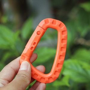 Mosquetón Táctico de Plástico y Acero Personalizado al por Mayor, Ligero, en Forma de D, para Colgar en Mochilas, Gancho Rápido, Llavero - Product Image 1