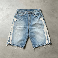Shorts en jean pour homme avec logo personnalisé brodé, délavage vintage, effet usé, coupe ample et ourlet effiloché