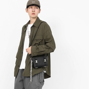 Mini sac bandoulière carré noir uni avec chaîne, sac de téléphone structuré pour femme, idéal pour les tenues quotidiennes - Product Image 4