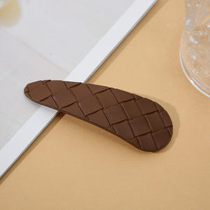 Pinza lateral para el cabello a la moda, horquillas de cuero PU, tocado geométrico Simple a cuadros, accesorios Retro para el cabello, pinzas para el cabello, regalos - Product Image 5