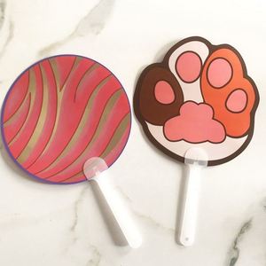 Éventail pliant transparent en PVC de forme circulaire personnalisé par le fabricant avec personnage d'idole Kpop ou d'anime pour cadeau promotionnel - Product Image 5