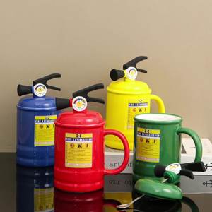 Mug en céramique en forme d'extincteur 450 ml, nouveauté 2025, décoration de bureau amusante, <span class=keywords><strong>cadeau</strong></span> créatif <span class=keywords><strong>pour</strong></span> collègues et couples, passe au lave-vaisselle - Product Image 5